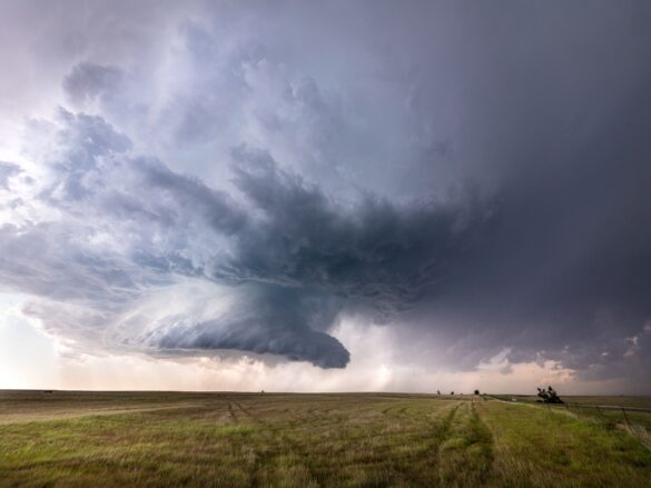 Chase tornados